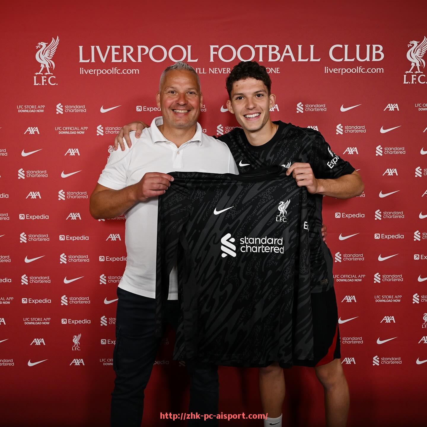 爱体育-英超球队投入的经济数据与财政状况